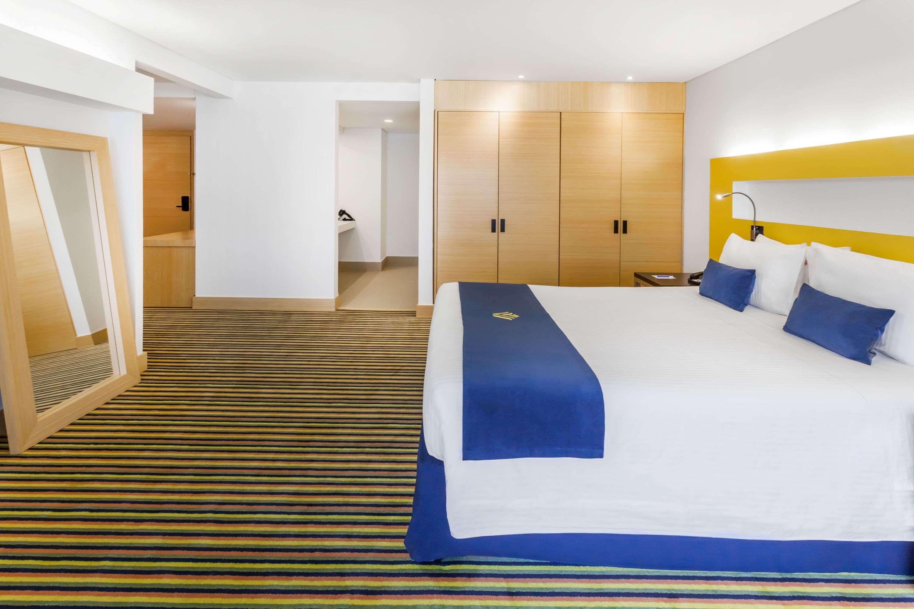 ホテル ウィンダム ボゴタ エクステリア 写真 A room at the hotel