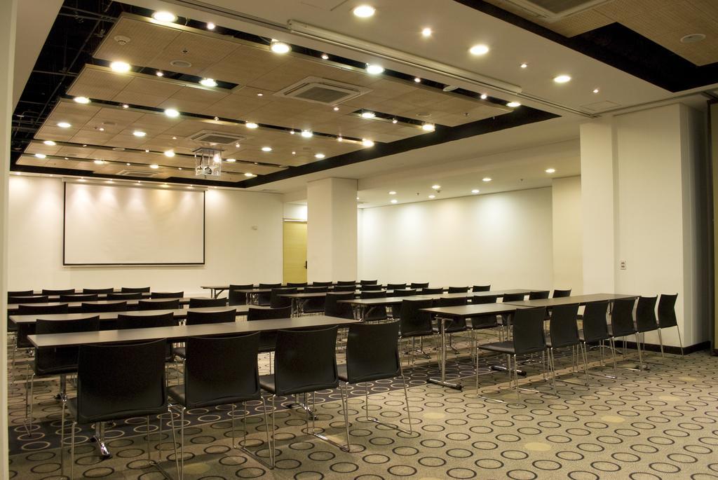 ホテル ウィンダム ボゴタ エクステリア 写真 A typical meeting room